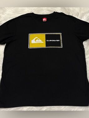 Quiksilver Size 2XL Graphic T-Shirt Black Yellow Short Sleeve Crewneck